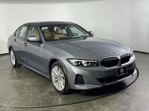 Used 2023 BMW 330i xDrive Sedan w/ Premium Package image 3
