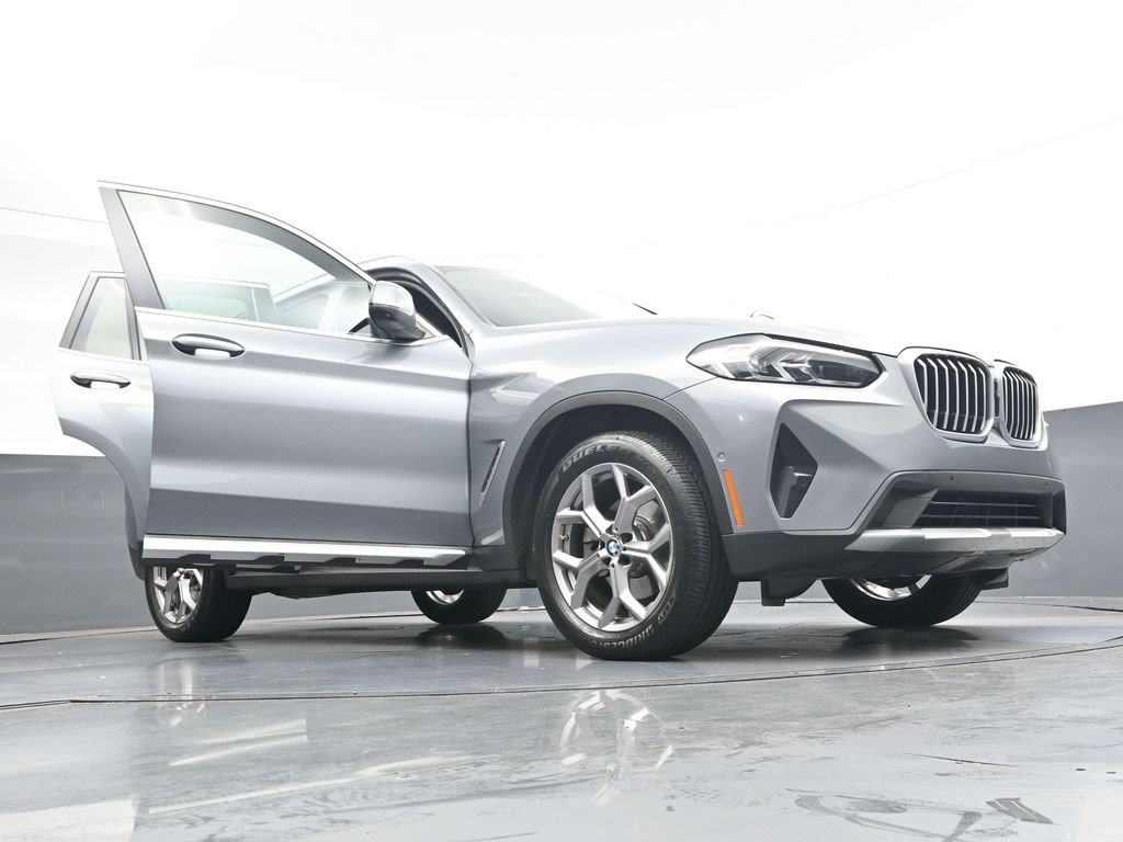 Used 2023 BMW X3 xDrive30i w/ Premium Package AWD/4WD image 39