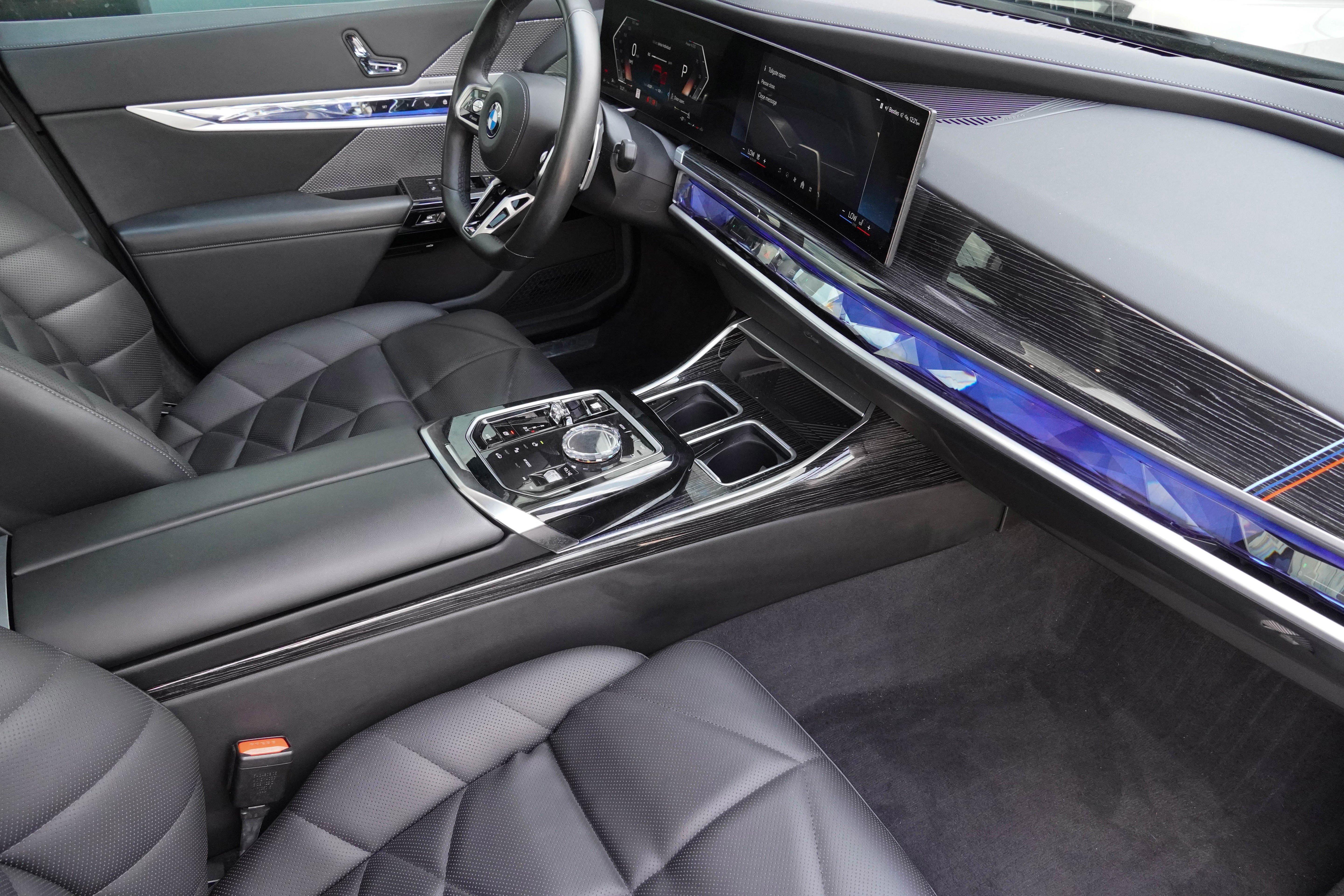 Used 2023 BMW 740i RWD image 10