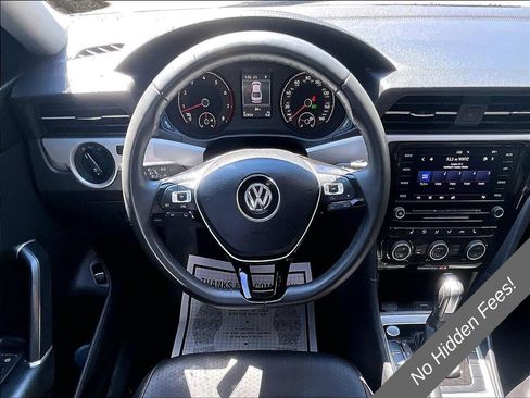 Used 2022 Volkswagen Passat 2.0T SE FWD image 5