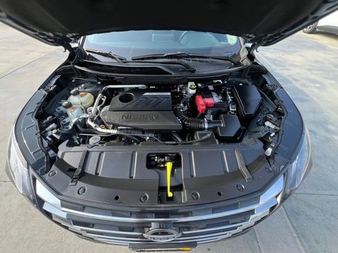 Used 2025 Nissan Rogue SV FWD image 37