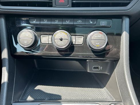 Used 2019 Volkswagen Jetta SE FWD image 16
