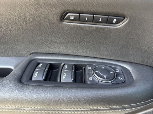 Used 2022 Cadillac XT6 Premium Luxury w/ Technology Package image 15