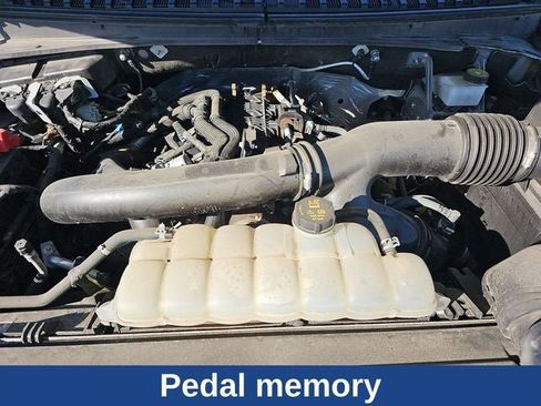 Used 2024 Ford Expedition Limited image 19