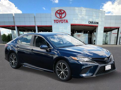 Certified 2019 Toyota Camry SE FWD image 2
