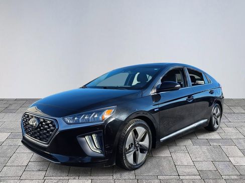 Used 2020 Hyundai Ioniq SEL image 3