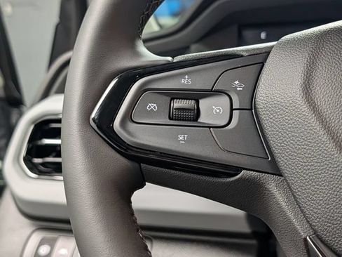 New 2027 Chevrolet Bolt LT w/ Comfort Package FWD image 18