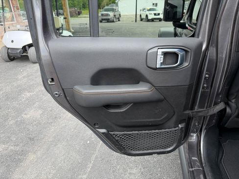 Used 2023 Jeep Gladiator Mojave w/ Cold Weather Group AWD/4WD image 16