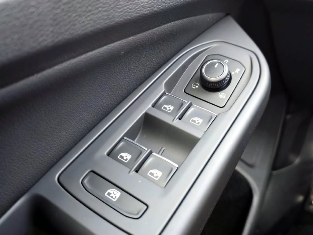 New 2026 Volkswagen GTI SE FWD image 15
