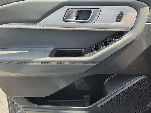 New 2026 Ford Explorer Active w/ Active Comfort Package RWD image 21
