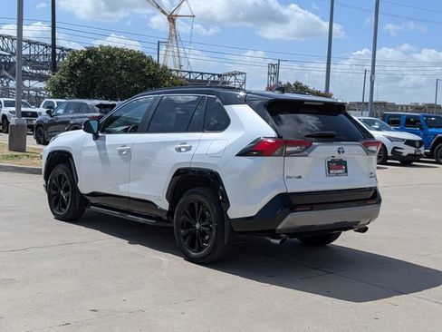 Used 2023 Toyota RAV4 XSE AWD/4WD image 9