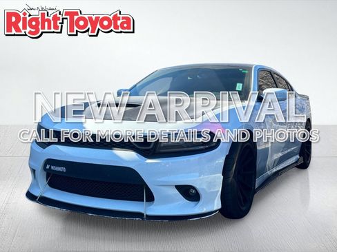 Used 2017 Dodge Charger R/T RWD image 1