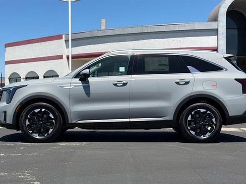 New 2026 Kia Sorento S FWD image 7