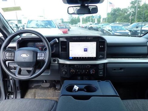 Used 2023 Ford F250 XLT w/ XLT Premium Package AWD/4WD image 13