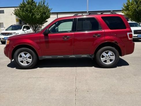 Used 2012 Ford Escape XLT FWD image 2