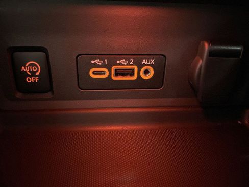 Used 2025 Nissan Sentra SV image 28