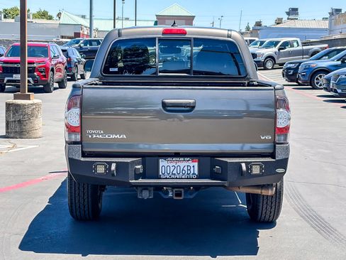 Used 2012 Toyota Tacoma 4x4 Double Cab w/ TRD Off-Road Pkg image 3
