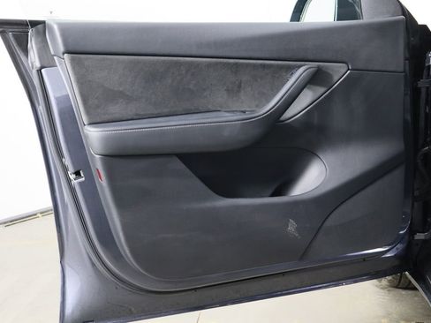 Used 2022 Tesla Model Y Performance image 18