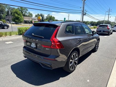 Certified 2025 Volvo XC60 B5 Plus AWD/4WD image 5