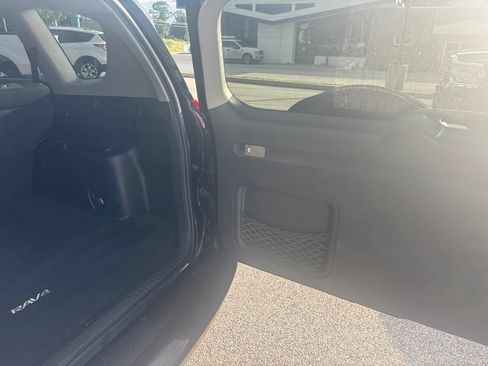 Used 2007 Toyota RAV4 Sport AWD/4WD image 7