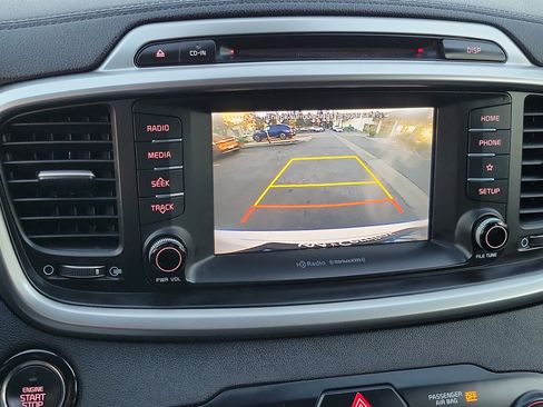 Used 2019 Kia Sorento EX image 12