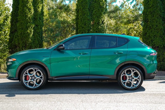 Used 2024 Alfa Romeo Tonale Veloce w/ Premium Interior Package AWD/4WD image 5