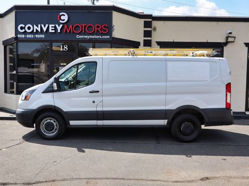 Used 2018 Ford Transit 250 130 Low Roof RWD image 5