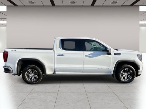 Used 2025 GMC Sierra 1500 SLT AWD/4WD image 2