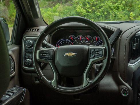 Used 2020 Chevrolet Silverado 1500 LTZ w/ LTZ Plus Package AWD/4WD image 18