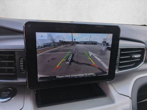 Used 2024 Ford Explorer XLT w/ Equipment Group 202A image 10