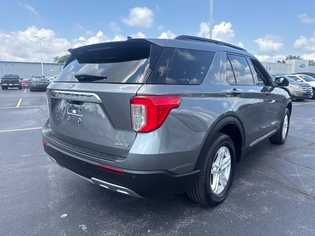 Used 2024 Ford Explorer XLT w/ Equipment Group 202A AWD/4WD image 7