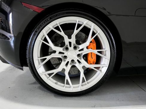 Used 2015 McLaren 650S Spider image 39