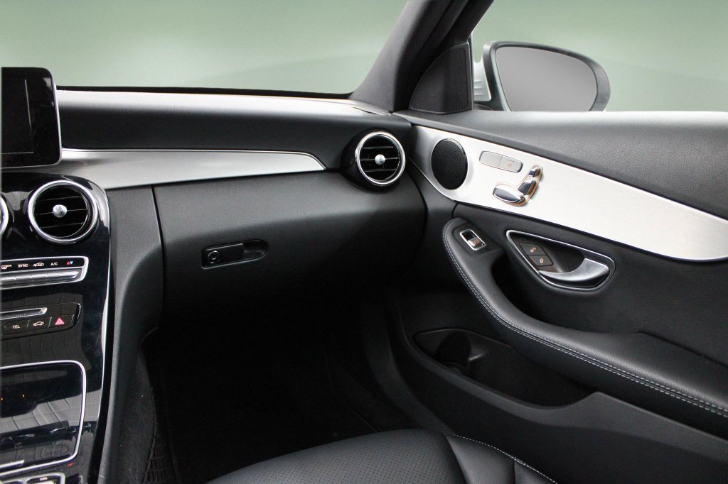 Used 2018 Mercedes-Benz C 300 Sedan image 20