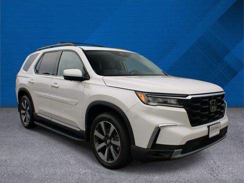 Certified 2023 Honda Pilot Elite image 2