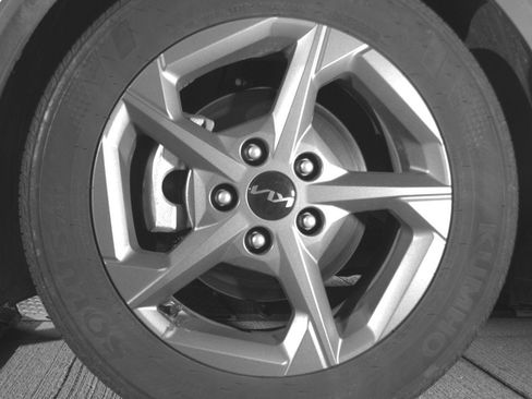 Used 2025 Kia K4 LXS FWD image 12