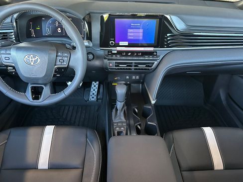 New 2026 Toyota Camry Hybrid AWD/4WD image 16