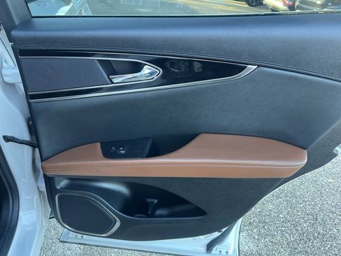 Used 2022 Lincoln Nautilus Reserve image 18