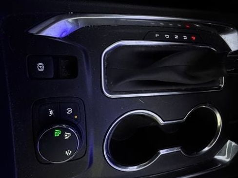 Used 2023 Chevrolet Traverse LT w/ Rear Camera Mirror Package image 39