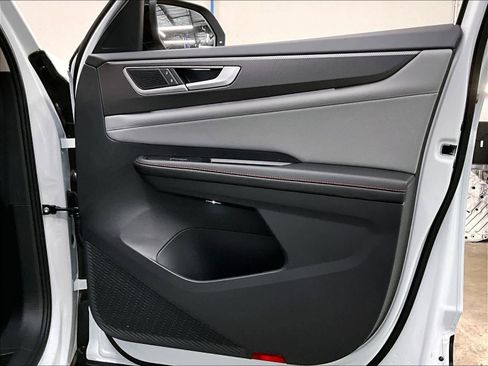 New 2026 Volkswagen Atlas Peak Edition image 30