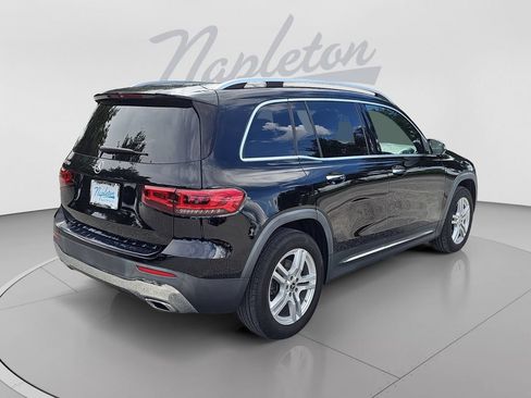 Used 2023 Mercedes-Benz GLB 250 w/ Premium Package image 6