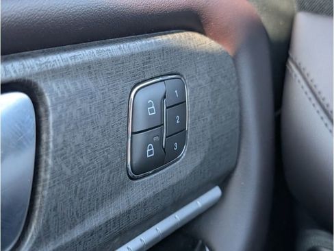 Certified 2025 Ford Explorer Platinum image 14