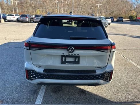 New 2026 Volkswagen Tiguan SE R-Line image 6