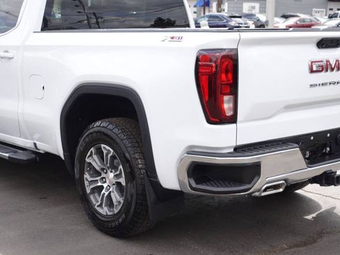 Used 2023 GMC Sierra 1500 SLE w/ X31 Off-Road Package AWD/4WD image 10