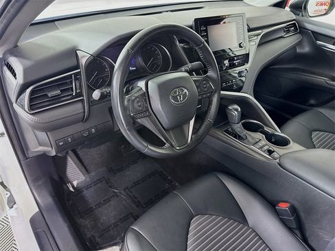 Certified 2022 Toyota Camry SE image 18
