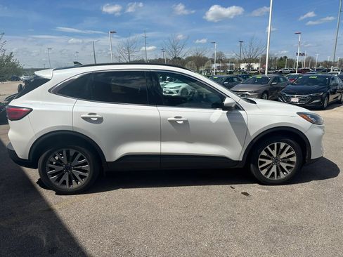 Used 2020 Ford Escape Titanium w/ Titanium Premium Package 2.0 AWD/4WD image 4