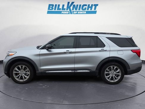Used 2020 Ford Explorer XLT w/ Equipment Group 202A image 2