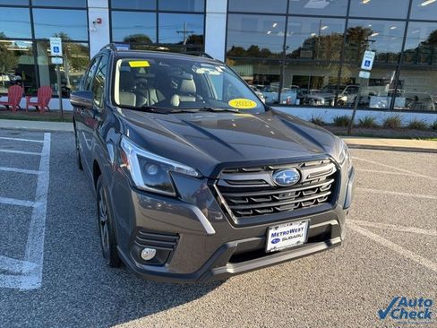 Used 2023 Subaru Forester Limited image 12