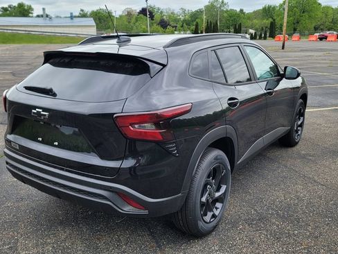 New 2026 Chevrolet Trax LT w/ Driver Confidence Package FWD image 12