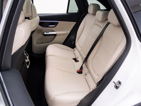 New 2026 Mercedes-Benz GLC 300 4MATIC image 19