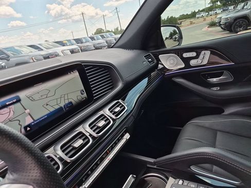 Used 2024 Mercedes-Benz GLS 580 4MATIC image 26